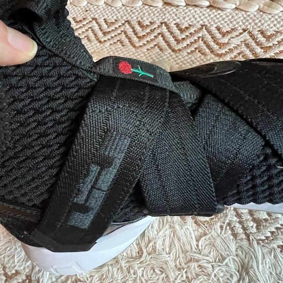 Nike Labron basketball high tops size 8 - Picture 7 of 10